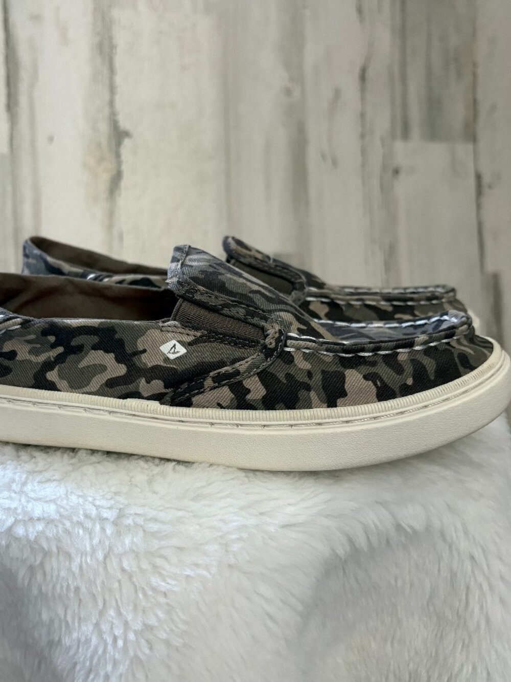 Sperry Boys Size 3 Camo Slip On Sneakers Flat Shoes